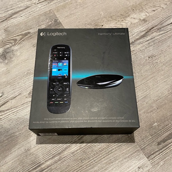 Logitech Harmony Ultimate One Remote Control System N-R0007 w/ Hub O-R0004 - Picture 1 of 3